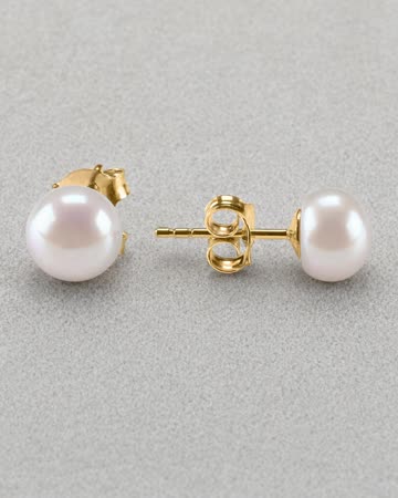 Pearl stud earrings, product photo